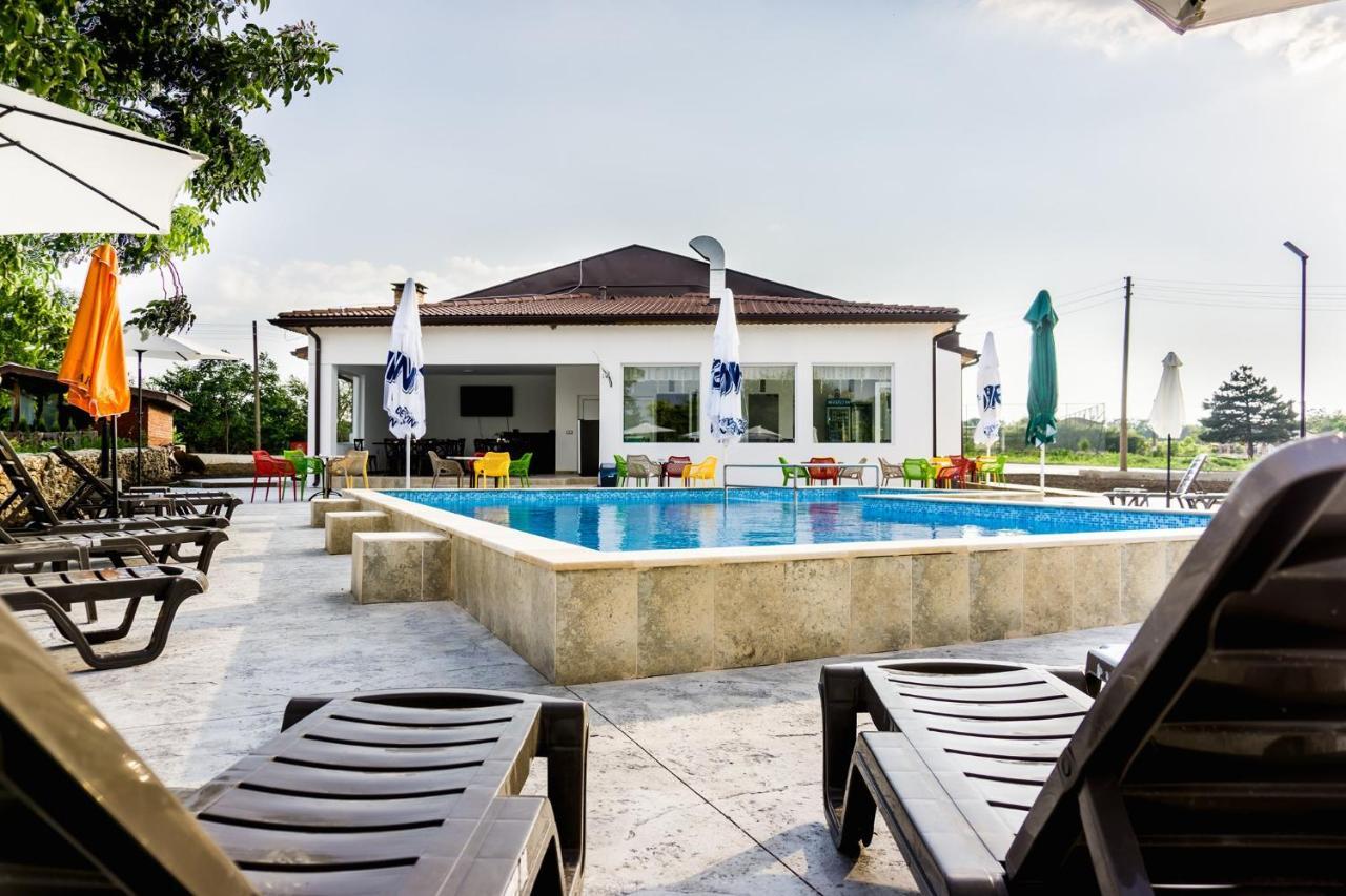 Комплекс Радост Hotel Ezerets Exterior photo