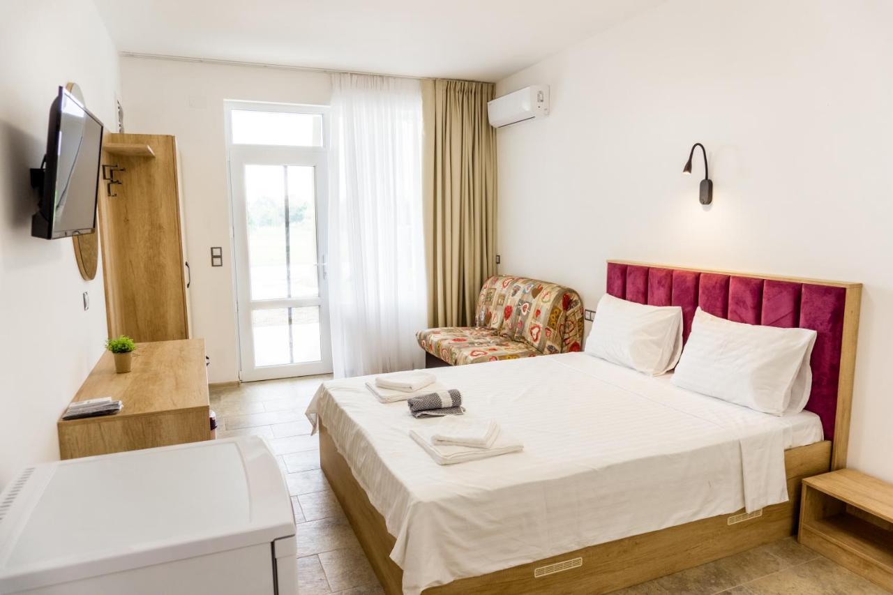 Комплекс Радост Hotel Ezerets Exterior photo