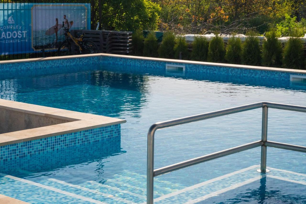 Комплекс Радост Hotel Ezerets Exterior photo